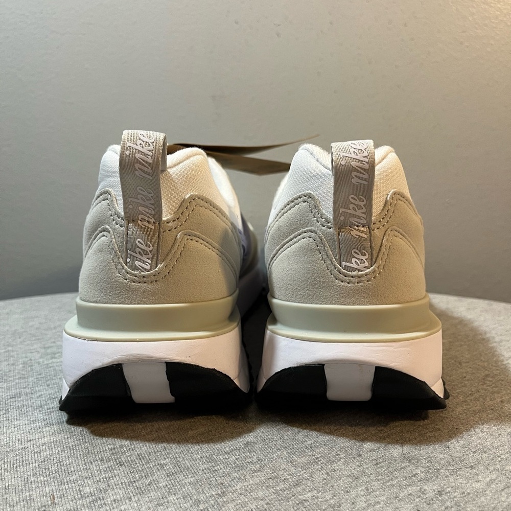 Nike Air Max Dawn Running White Purple Light Bone Women's Size 8 DC4068-100​ - Picture 6 of 11